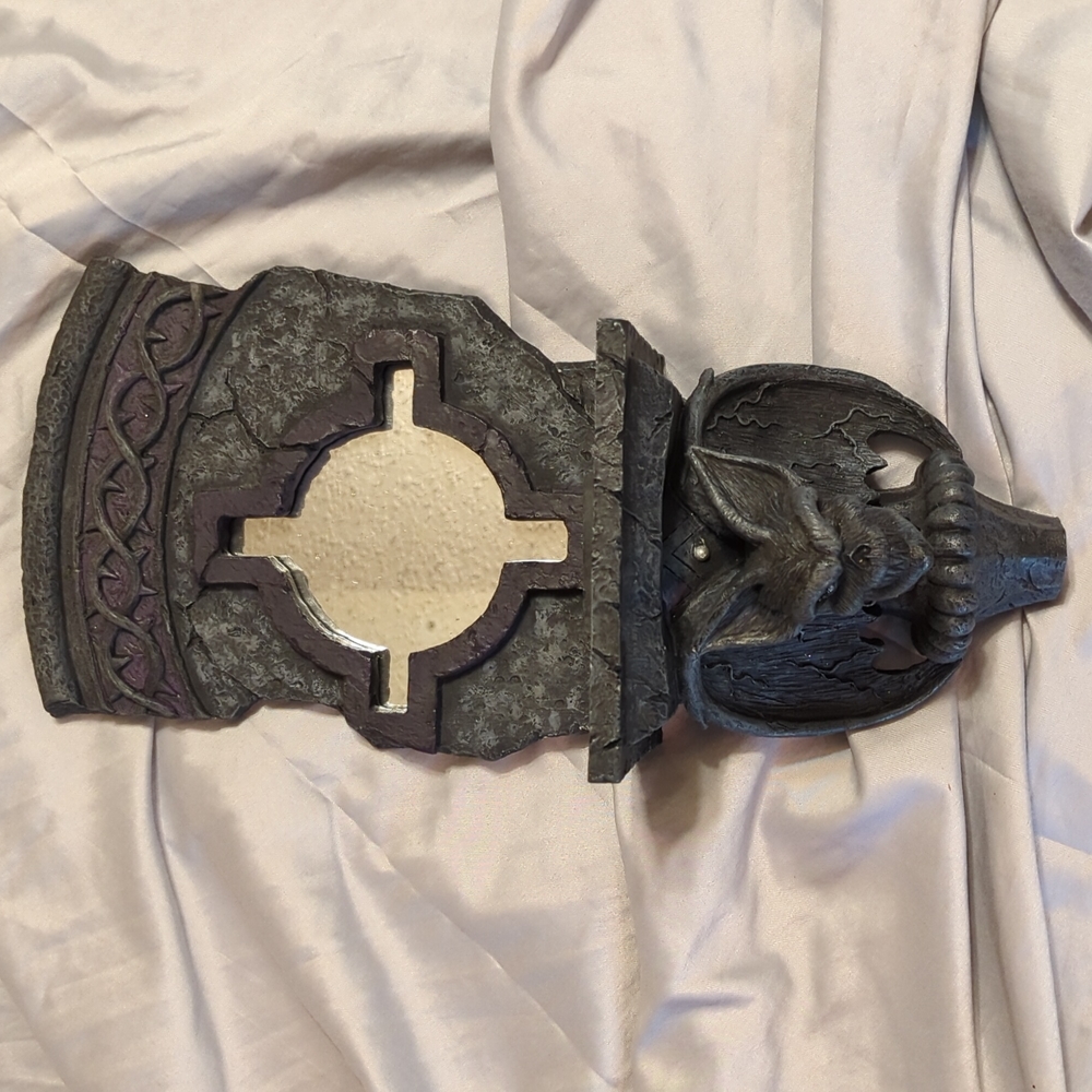 Gargoyle shelf | black plastic resin | With mirror